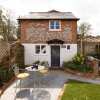 Отель The Lavender Folly - Cosy Accommodation Alresford, фото 1