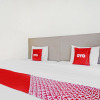 Отель OYO 90494 Stariez Residence Karawaci, фото 2