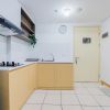 Отель Homey And Modern 2Br Apartment At M-Town Residence, фото 5