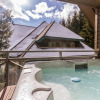 Отель Fabulous Location Private Hot Tub, NO Car Needed, Sleeps 8, фото 15