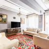 Отель Classic Flat w Balcony 7 min to Capitol Mall, фото 4