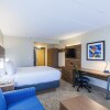 Отель Holiday Inn Express & Suites, фото 7