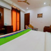 Отель Treebo Rejoice 52 - 3km From Huda City Metro Station, фото 15