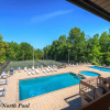 Отель Rocky Top Lodge, 6 Bedrooms, Pool Access, Hot Tub, Mountain View, Sleeps 14, фото 5