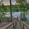 Отель Luxe Hot Springs Lakehouse: Dock, Hot Tub & Kayaks, фото 22