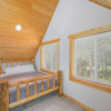 Отель Cascades Adventure Cabin 2 Bedroom Home by NW Comfy Cabins by RedAwning, фото 14