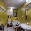 Отель Clyde and Marie's Bed & Breakfast, фото 24