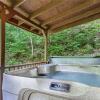 Отель Eagle Creek 2 Bedrooms Hot Tub Porch Sleeps 6, фото 6