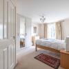 Отель Cosy 2 Bed 2 Bath Central Windsor & Parking, фото 1