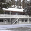 Отель Gull Lake Lodge в Джун-Лейке