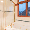 Отель Lorian 8 by Avantstay Relaxing Home Close to Slopes & Hiking Trails, фото 4