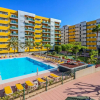 Отель Flatguest Ramblas Golf 6c - Parking + Pool + Gym, фото 12