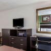 Отель Howard Johnson Hotel by Wyndham Newark Airport, фото 1