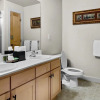 Отель Crestview 208 2 Bedroom Condo by RedAwning, фото 9