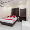 Отель OYO 15676 Hotel Aaradhy, фото 6
