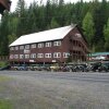 Отель Bear Creek Lodge в Миде