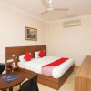 Отель OYO 19979 Hotel Rajshri, фото 10