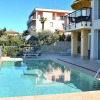 Отель South House- Sleeps 4 Shared Pool Lake View in Torri del Benaco, фото 11