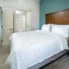 Отель Staybridge Suites Summerville, an IHG Hotel, фото 4