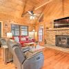 Отель Sevierville Blue Ridge Bungalow w/ Hot Tub, Deck, фото 11