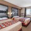 Отель Super 8 by Wyndham Medicine Hat AB, фото 3