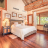 Отель Unique Haven Free Access to Eden Roc Beach Club, фото 3