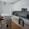 Отель Spacious, Modern 1-Bdrm Apt Near Vic & Austria Ctr, фото 6