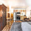 Отель White Pines Prospector Square Studio Suite, фото 5