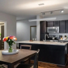 Отель Downtown Dallas CozySuites w/ roof pool, gym 4, фото 12