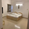Отель Comfortable & Relaxing Stay In Bandra East, фото 3