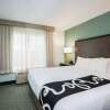 Отель La Quinta Inn & Suites by Wyndham Newport, фото 34