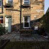 Отель Modern and Jazzy 2 Bedroom House in Edinburgh, фото 1