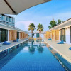 Отель Cruises the Pool Access, фото 21
