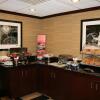 Отель Holiday Inn Express Newark Airport Elizabeth, an IHG Hotel, фото 9