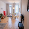 Отель SUPERB 1 Bed Apt. Steps Away From Metro, фото 11