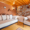 Отель Michaels Cottage Large Private Pool Walk to Beach Sea Views A C - 2828, фото 3