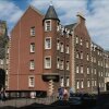 Отель Our Eclectic Castle View Apartment в Эдинбурге
