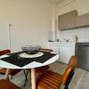 Отель APPARTEMENT T2bis RUE BRAVARD в Роанне