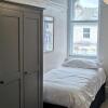Отель Flat 12 Sebastian Court - 2 beds with a four poster, фото 3