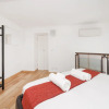 Отель Inviting 3-bed Apartment in Roma 4mins to Colosseo, фото 3
