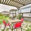 Отель Galveston Cottage ~ 1 Mi to Beach: Pet Friendly!, фото 18