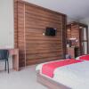 Отель Reddoorz Premium @ Permata Baloi Green, фото 7