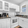 Отель Spectacular Ocean View Corner Apartment, фото 13