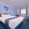 Отель Travelodge Chester Warrington Road в Честере