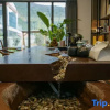 Отель Township Mid-Levels Homestay, фото 10