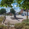 Отель Traditional Richmond Home by Twickenham Green в Лондоне