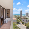 Отель Spacious and Comfortable Ocean View Waikiki Banyan Condo - FREE Parking! by Koko Resort Vacation Ren, фото 1