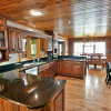 Отель Lumberjack Lodge 5 Bedroom Home by RedAwning, фото 33