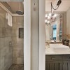 Отель Charming W/ Chic Decor -- Walk To Downtown 3 Bedroom Home, фото 6