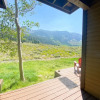 Отель Snowcreek V 760 Pet-Friendly, Amazing Mountain Views, Private 2 Car Garage, Washer Dryer by RedAwnin, фото 20